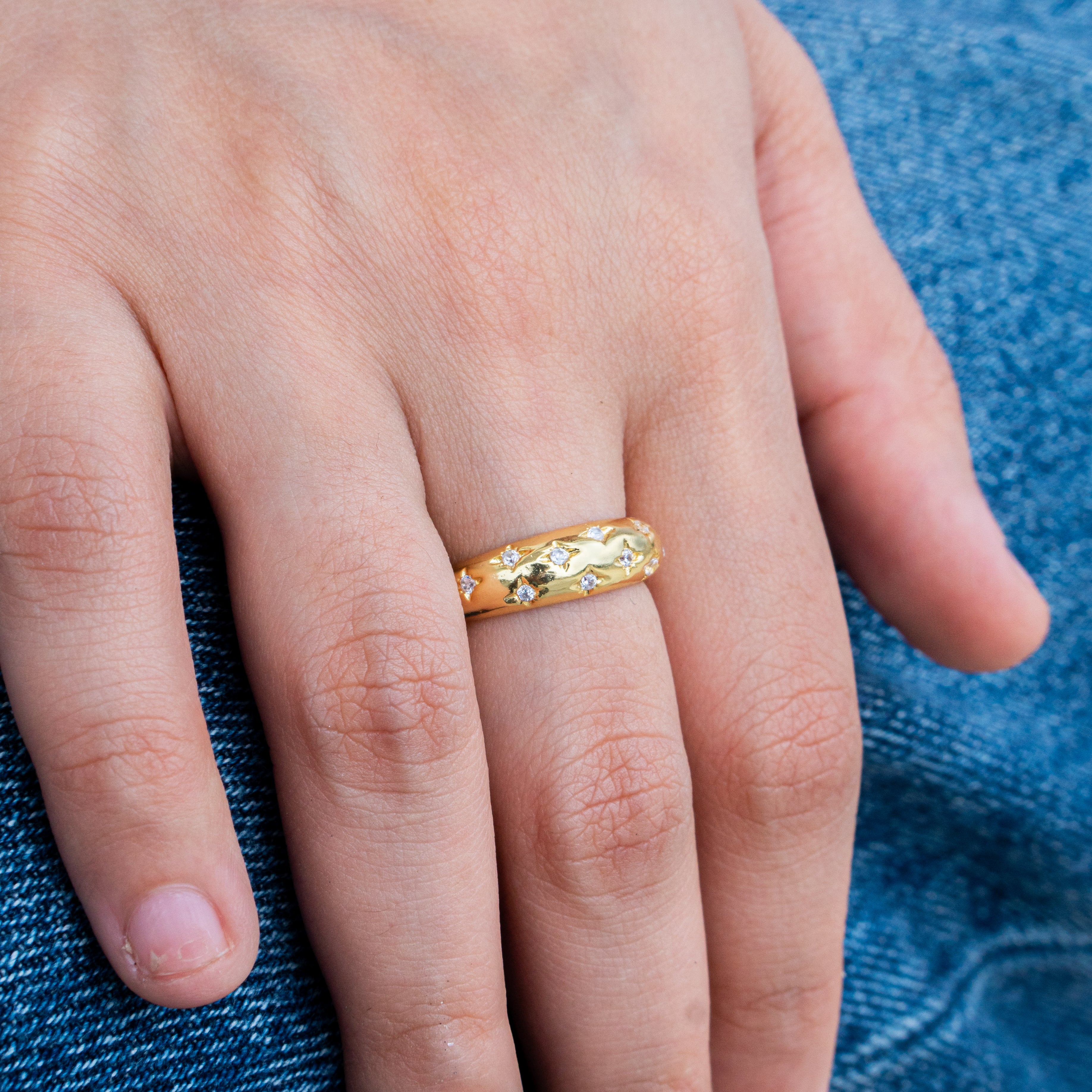 Scattered diamond gold ring