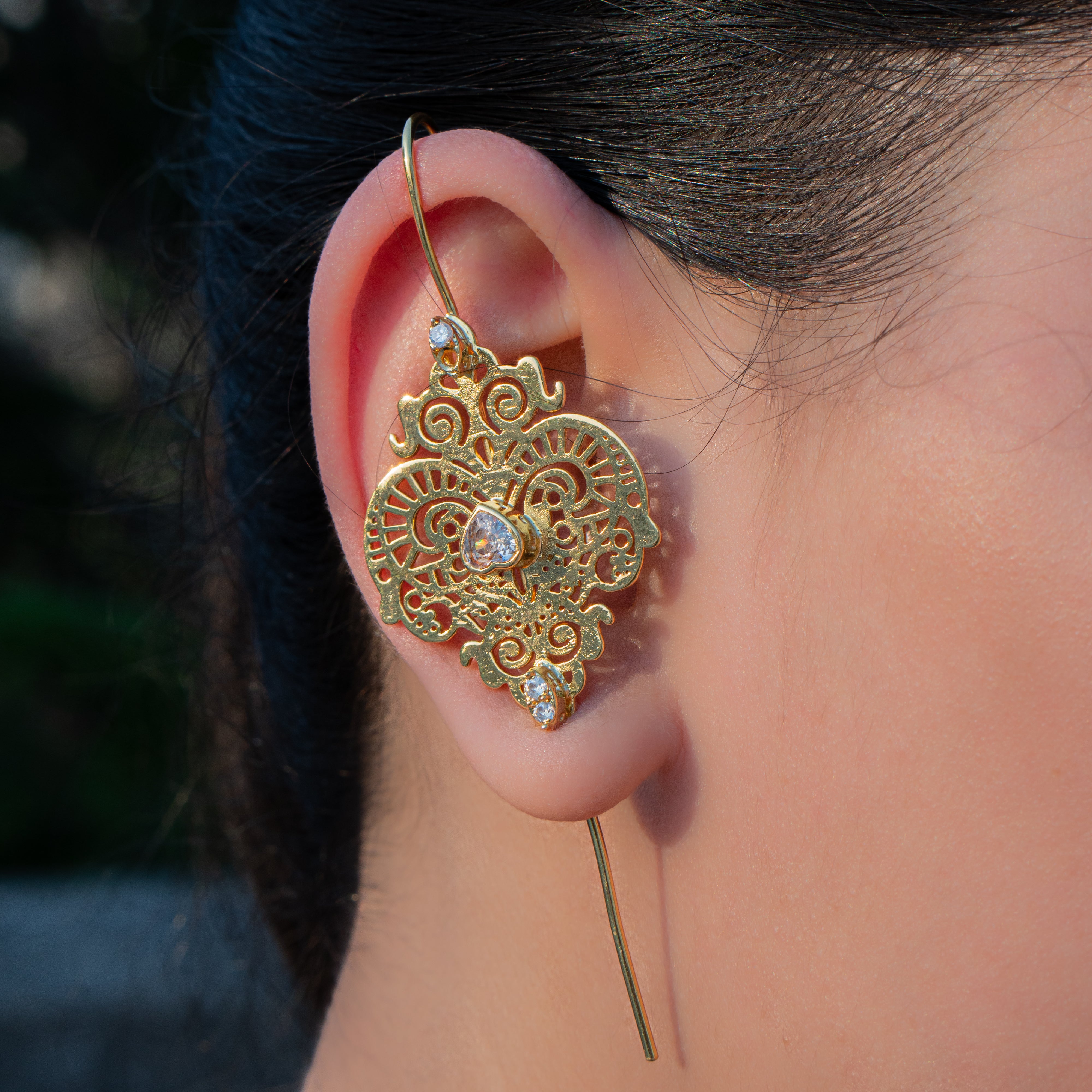 Antique heart earcuff