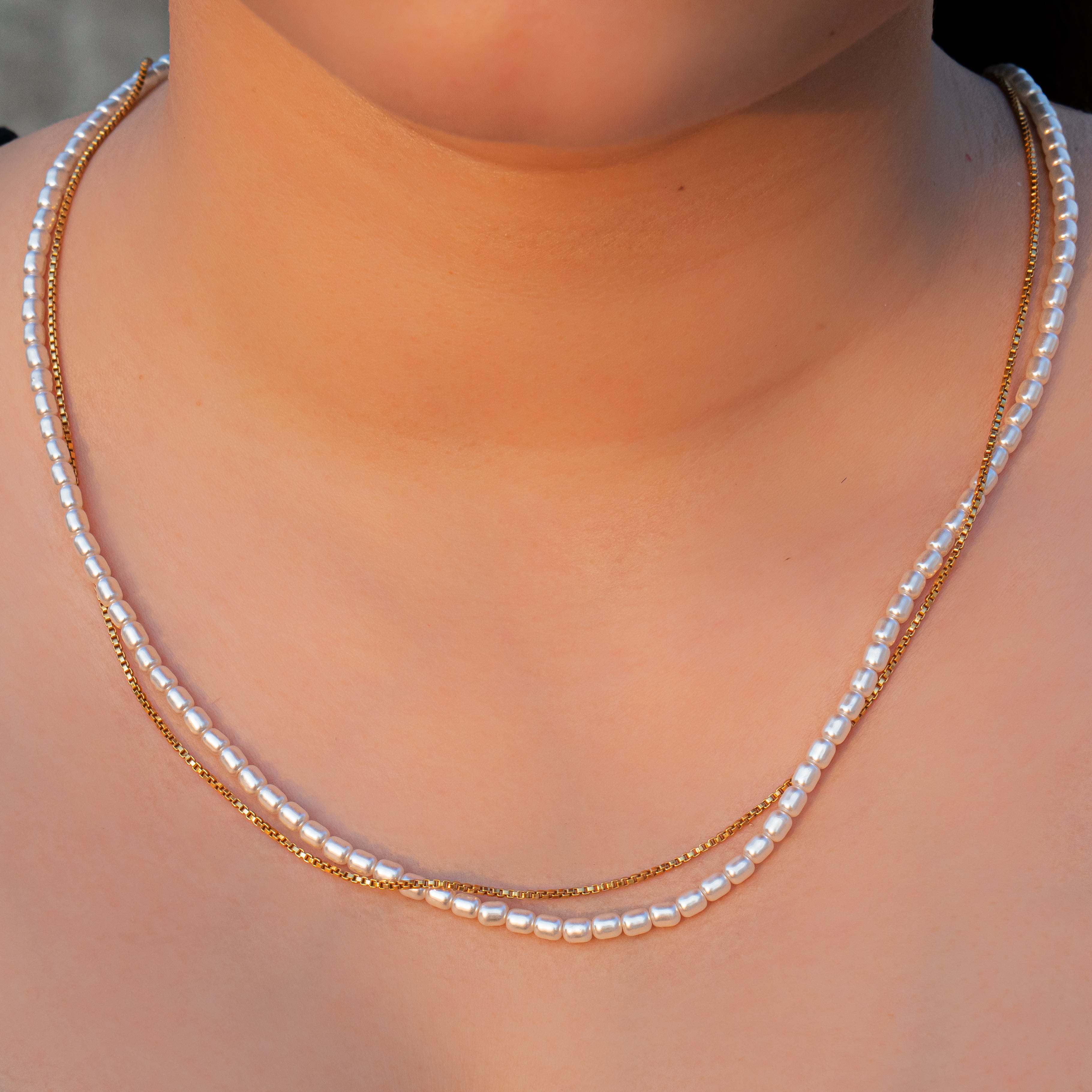 Classic beads and golden layer necklace
